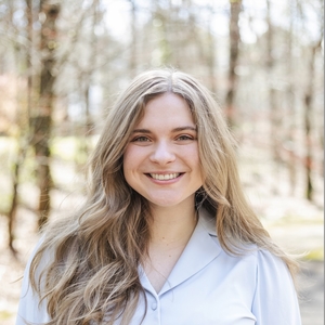 Headshot of Yale graduate student Chloe Smith