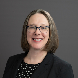 Headshot of Julie McGurk, Director of the Poorvu Center's Teaching Development and Initiatives (TDI) team