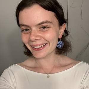 headshot of Talia