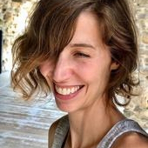 headshot of Lesley Finn